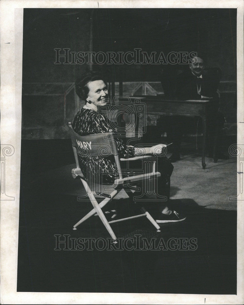 1970 Press Photo Mary Cattle spring director Theater Western Springs retire - Historic Images