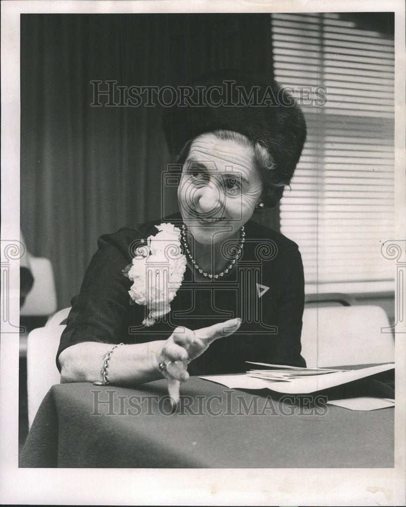 1962 Press Photo Isabel Catto London England Dale Shera Stone - Historic Images