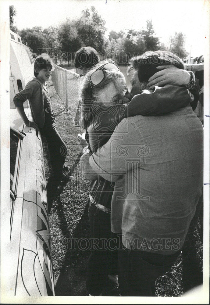 1981 Press Photo Richard Catena Coast Guard Boat Adrift Two Days - Historic Images