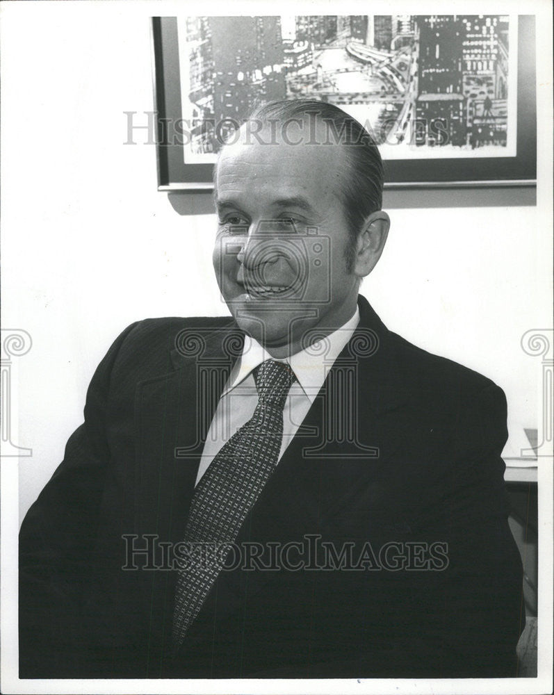 1975 Press Photo Robert Baldauf Superintendent Schools Oak Park Illinois - Historic Images