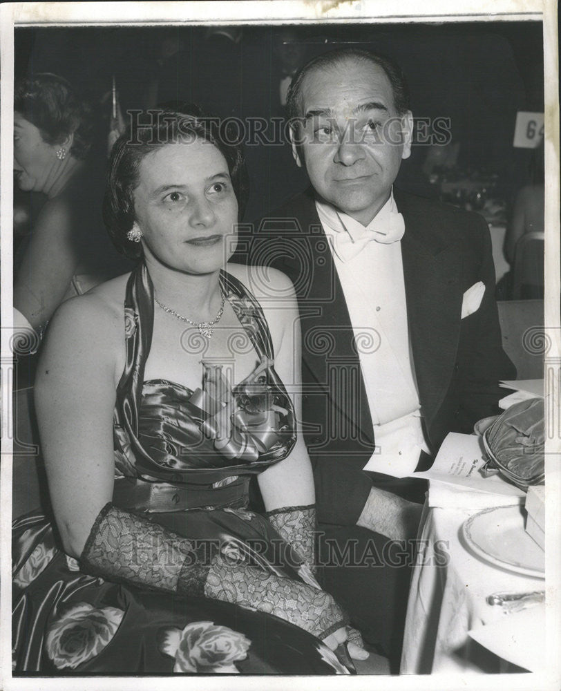 1954 Press Photo Mr. &amp; Mrs. Harry Bernard, Consular Ball - Historic Images