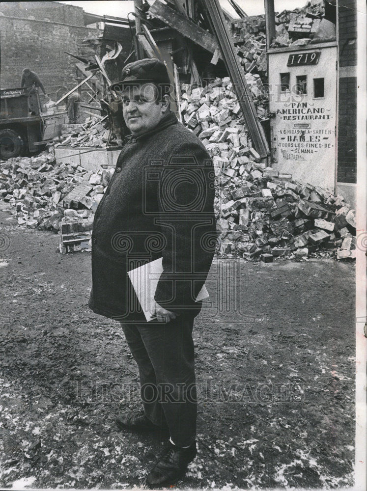 1968 Press Photo Ed Bak owner property city demolished - Historic Images