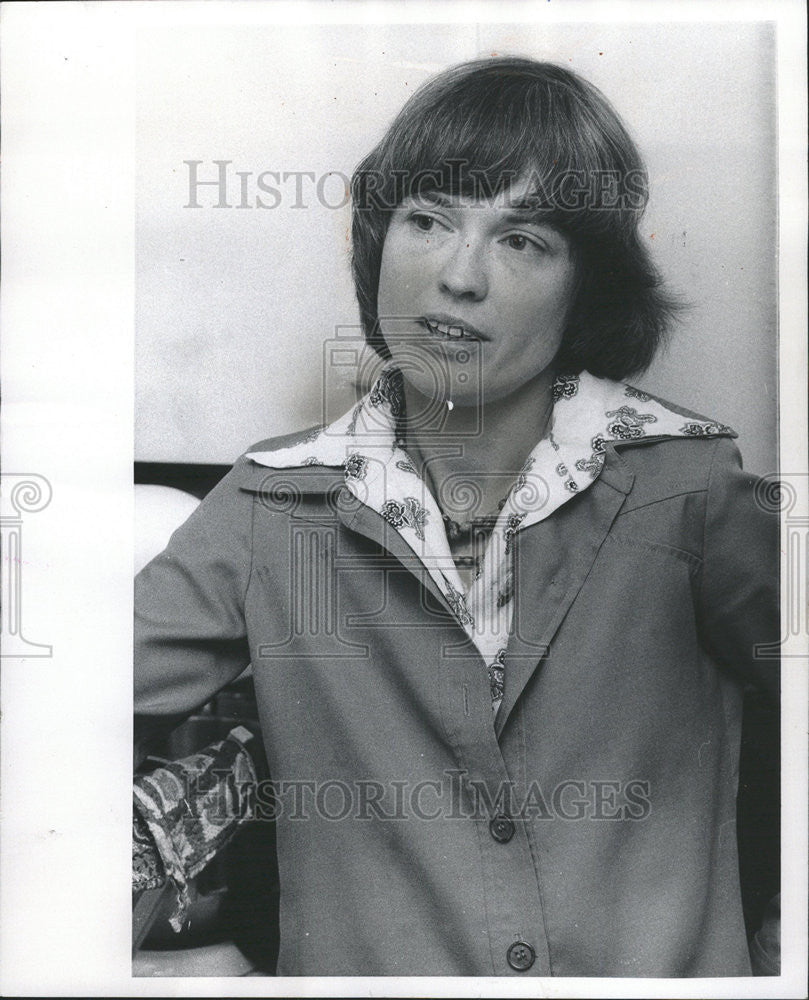 1976 Press Photo Nancy Bailey Manager Caywood Schiller - Historic Images