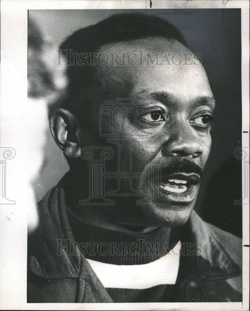 1970 Press Photo Charles Baker league chairman negotiations - Historic Images