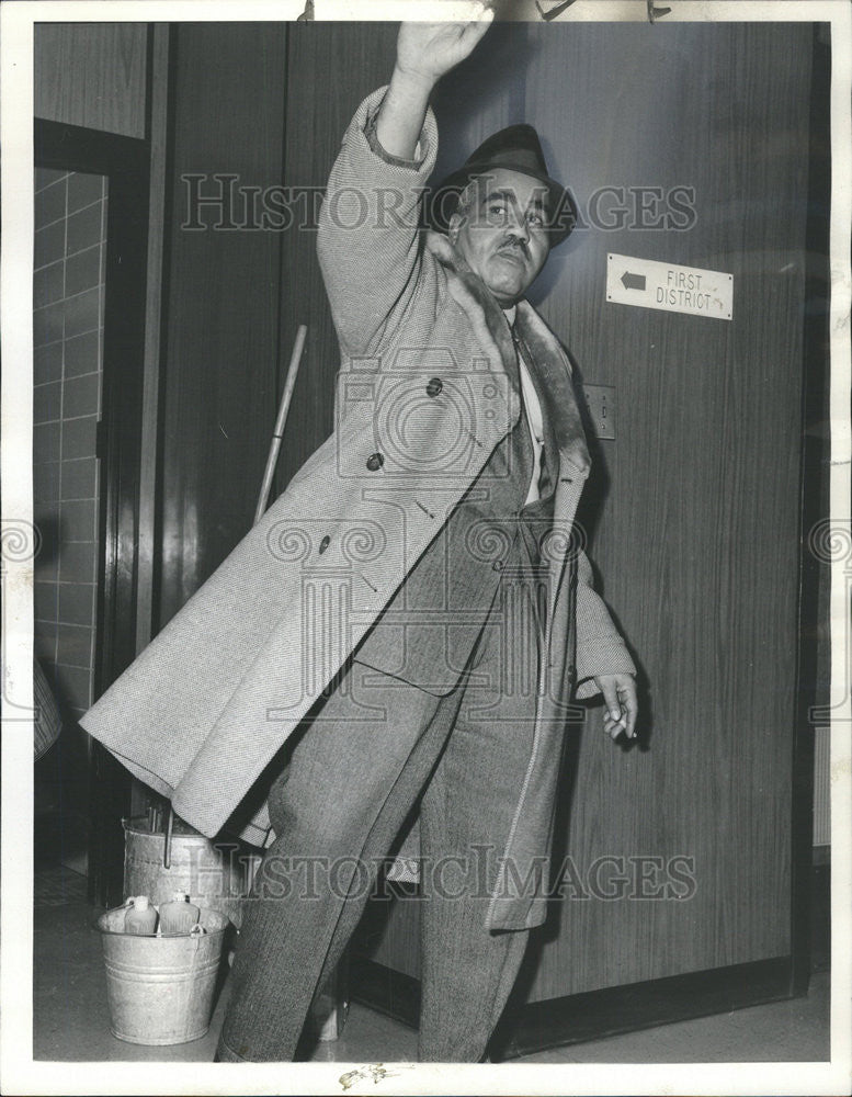 1964 Press Photo Mystery Man &quot;Mr. Baker&quot; - Historic Images