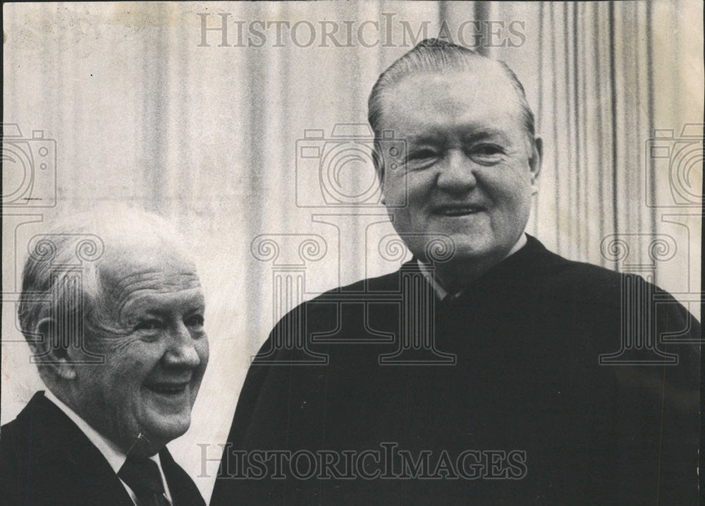 1972 Press Photo Edward J Barrett Swearing in Judge John Boyle - Historic Images