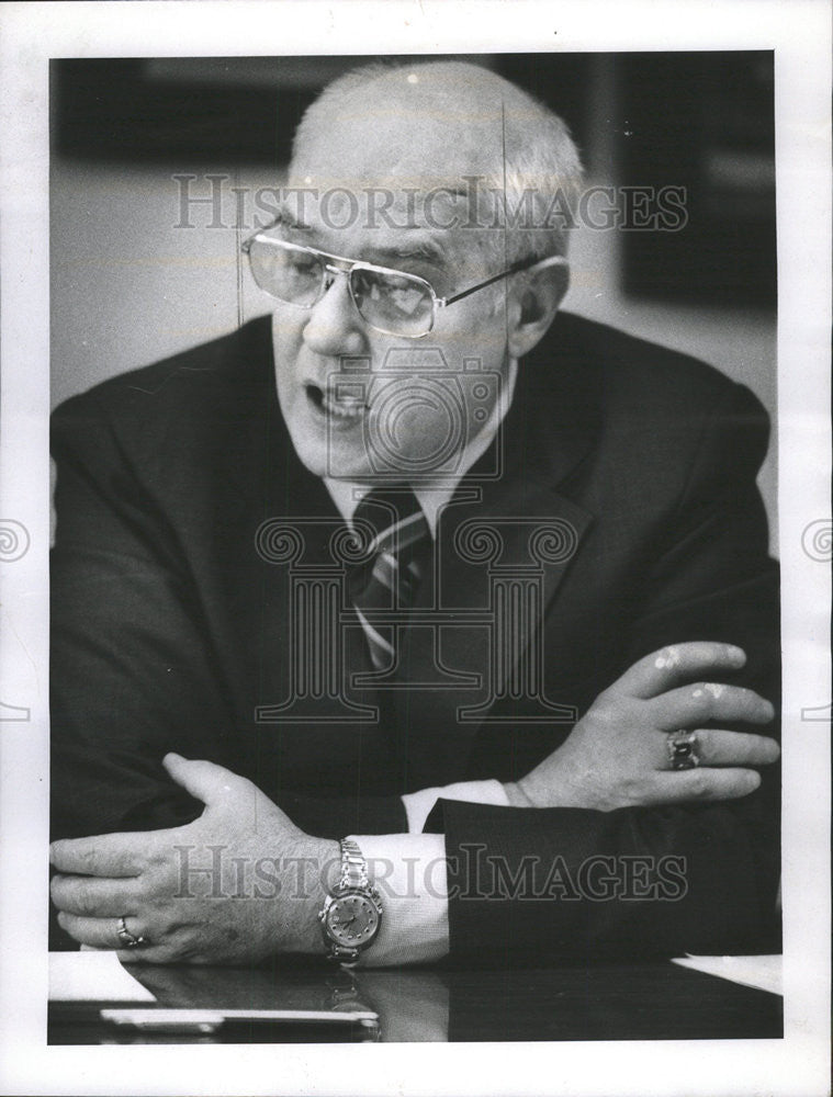 1975 Press Photo Ralph Cusick Waller HS principal - Historic Images