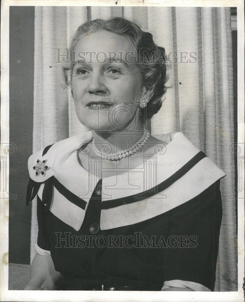 1956 Press Photo Mrs. Richard Austin wife of Judge - Historic Images