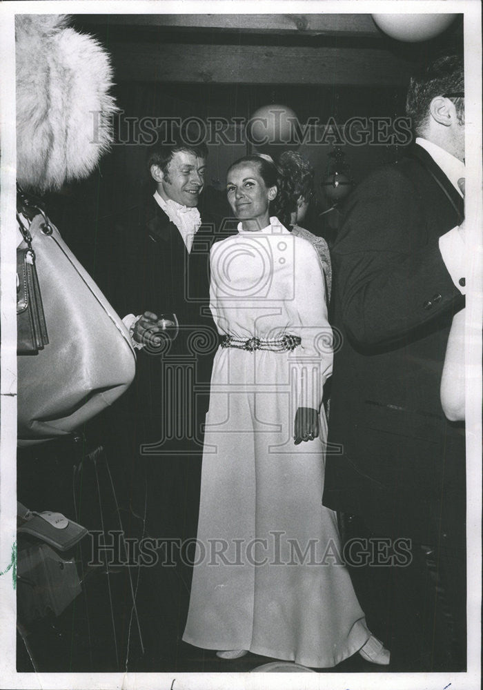 1969 Press Photo Mr. and Mrs. Robert Austin at party - Historic Images