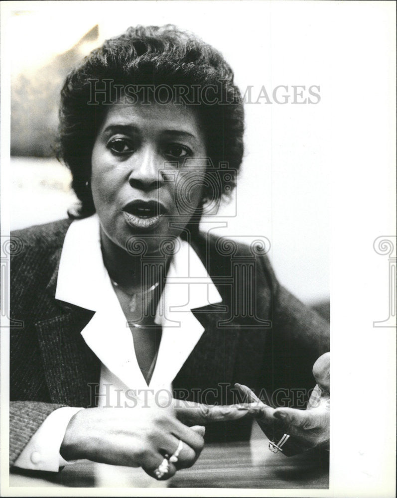 1982 Press Photo Autress Avery-Miller Relocation Specialist Northpoint - Historic Images