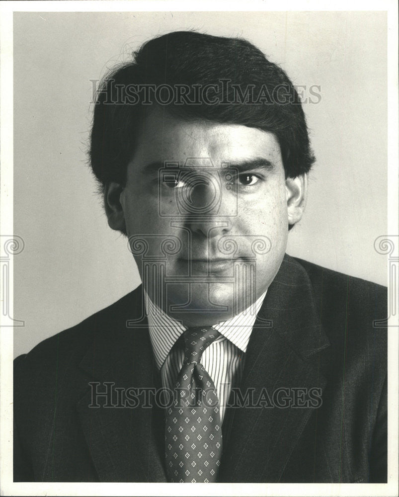 1986 Press Photo Jim Avila reporter WBBM-TV - Historic Images