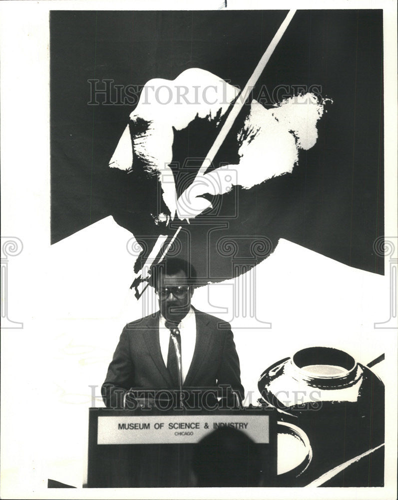 1987 Press Photo Dr. George E. Ayers, President Chicago State University - Historic Images