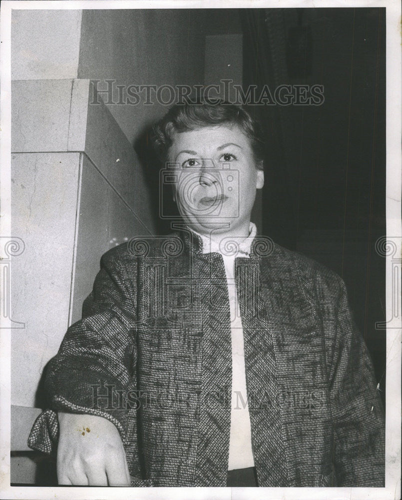 1960 Press Photo Miss Blair Rita Les Gary Women Court Earlier Case Bond - Historic Images