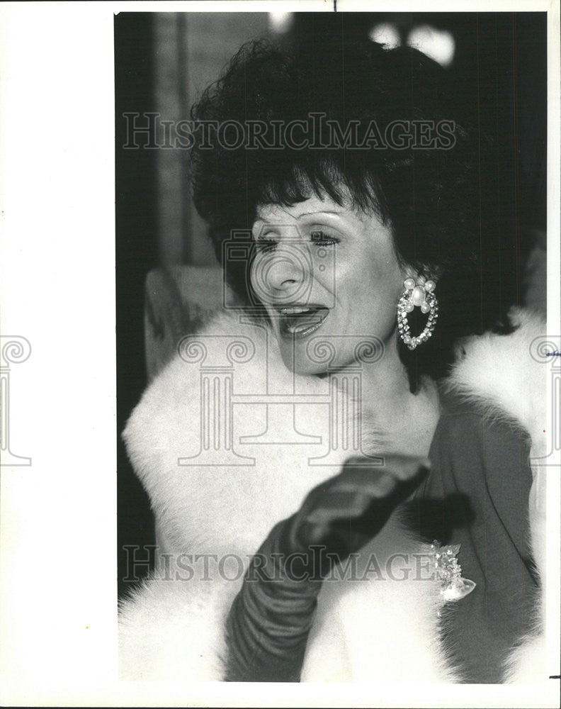 1986 Press Photo Jola Czaderska Hayek Dig Poland Readers Palmer House Hotel - Historic Images