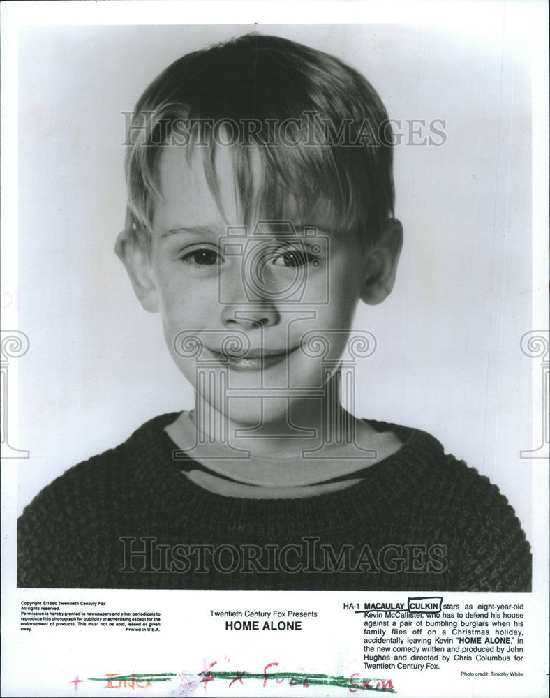 1990 Press Photo Macaulay Culkin McCallister house burglars Christmas Holiday - Historic Images