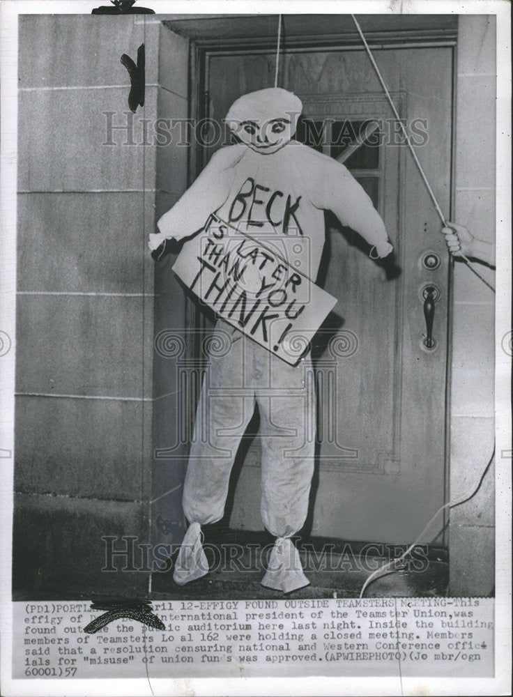 1957 Press Photo Effigy Democratic International President Teamster Union Snap - Historic Images