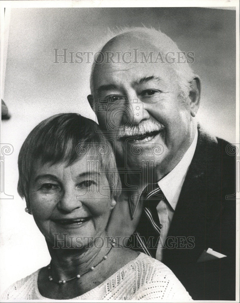 1990 Press Photo Dr. O. A. Taylor Bell (Dentist) - Historic Images