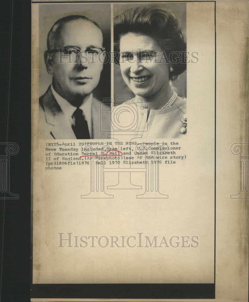 1970 Press Photo Commissioner Education Terrel Bell Queen Elizabeth II England - Historic Images