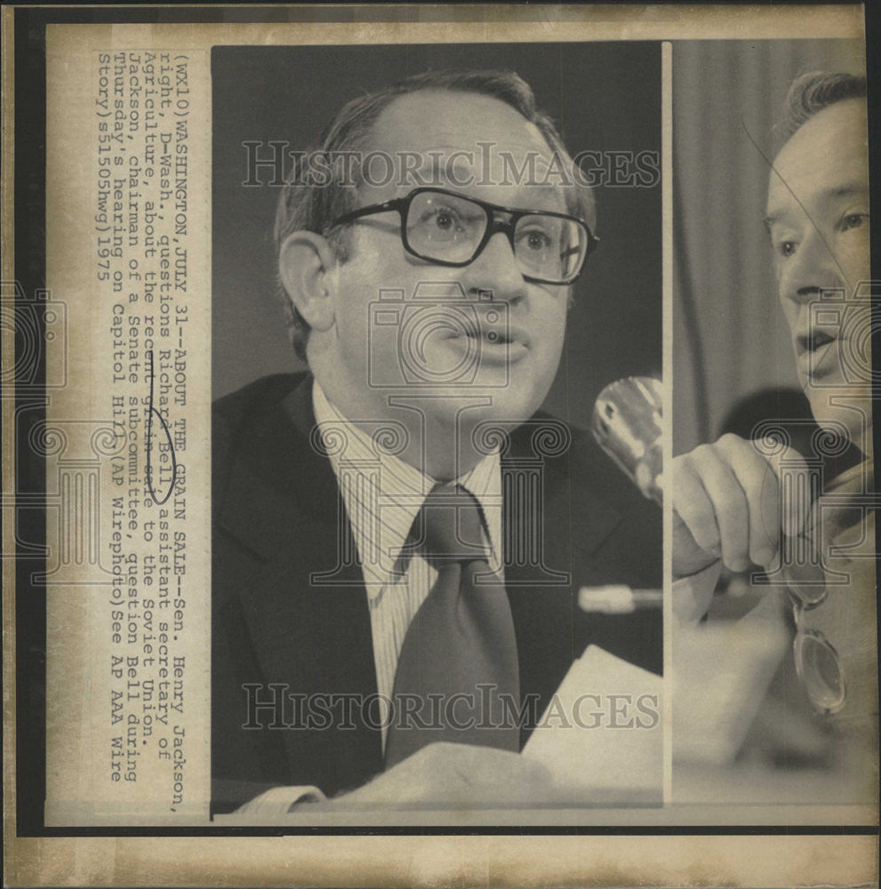 1975 Press Photo Senator Henry Jackson Washington Richard Bell assistant - Historic Images