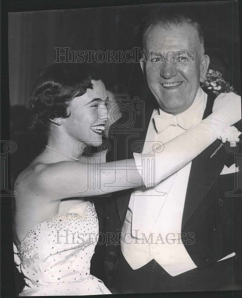 1953 Press Photo Sheila Thomas Reynolds Jewel Encrusted Bodice Bouffant Skirt - Historic Images