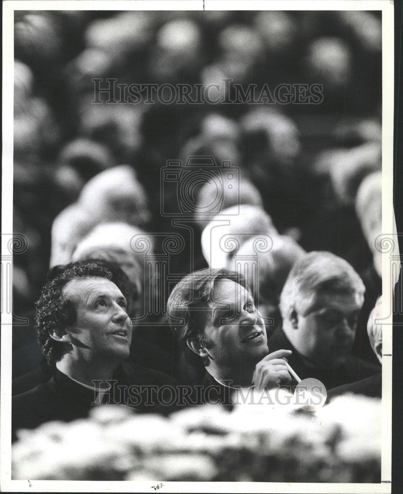 1982 Press Photo Joseph L. Bernardin, being installed as archbishop - Historic Images