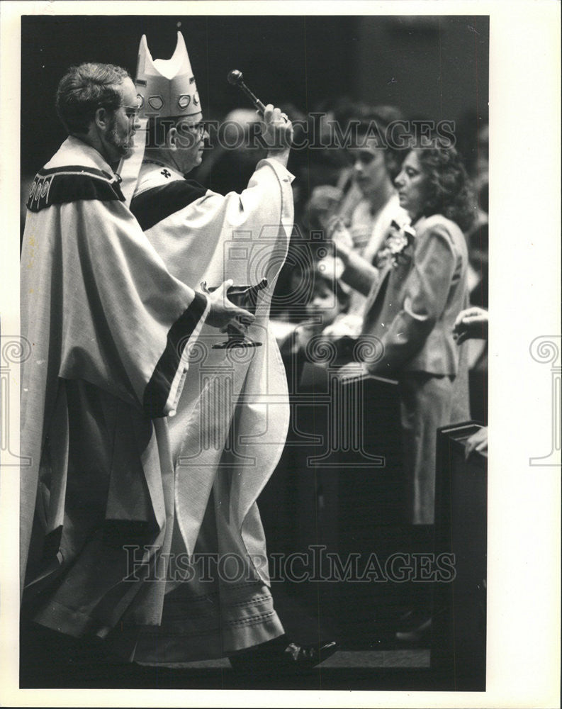 1988 Press Photo Linnea Pearson daughter Erica bonnet Easter Rob Tully Mathew - Historic Images