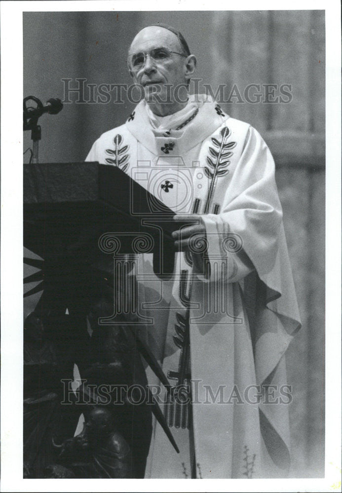 1991 Press Photo Cardinal Joseph Bernadin Thanks His Congregation - Historic Images