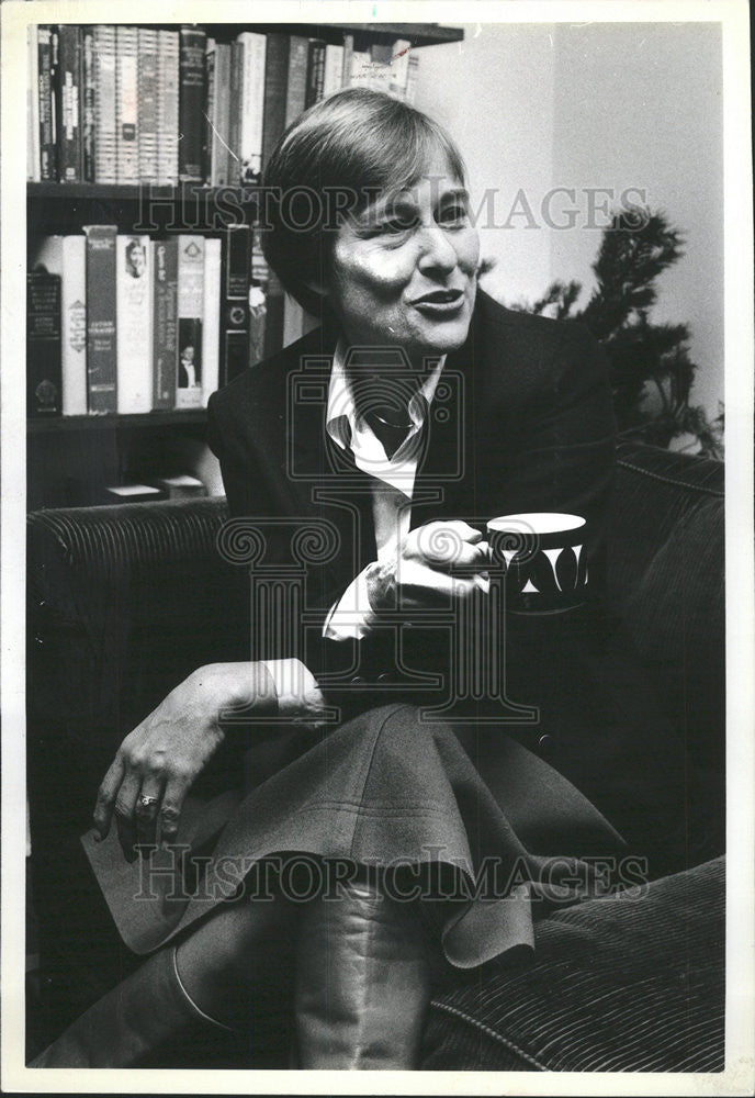 1981 Press Photo Barbara Currie Flynn Politics Bumped Position Remapping - Historic Images