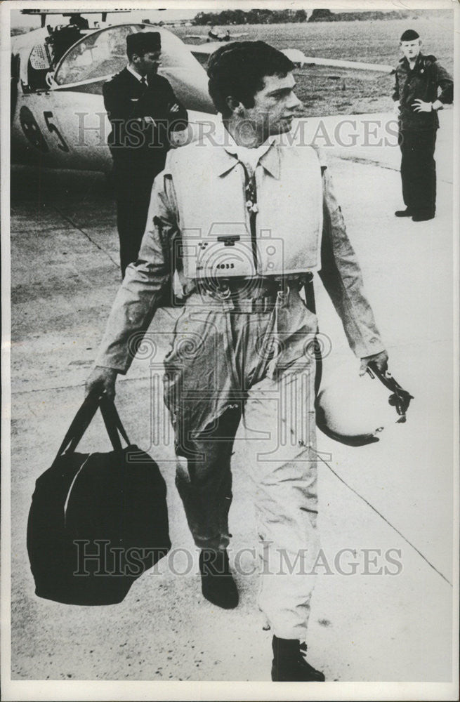 1967 Press Photo Crown Prince Carl Gustav/Sweden/SAAB 105 Jet Plane/Pilot - Historic Images