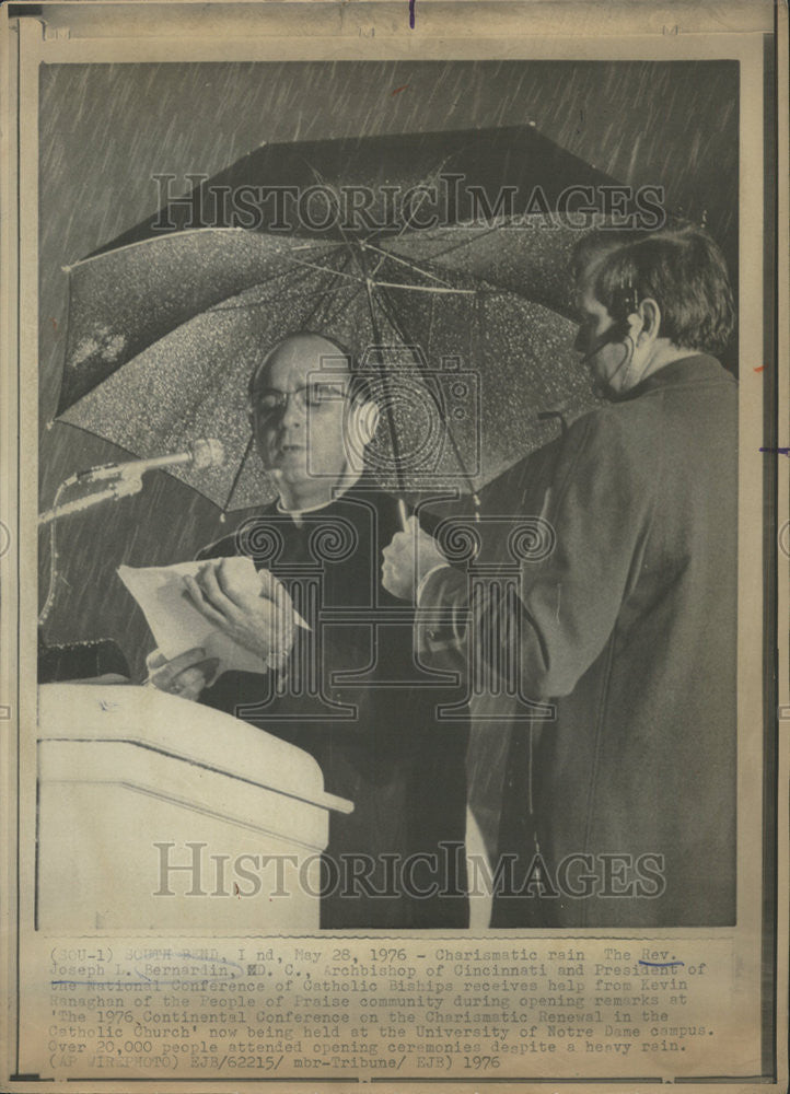 1976 Press Photo Archbishop Joseph Bernardin and Kevin Ranaghan - Historic Images