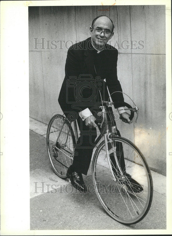 1984 Press Photo Cardinal Bernardin American Cancer Society Bikeathon Priests - Historic Images