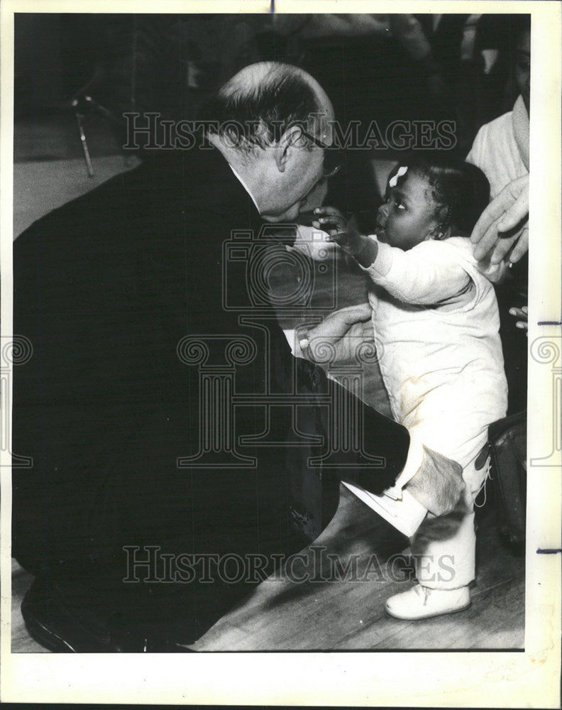 1985 Press Photo Cardinal Joseph Bernardin Priest Judith Jones - Historic Images