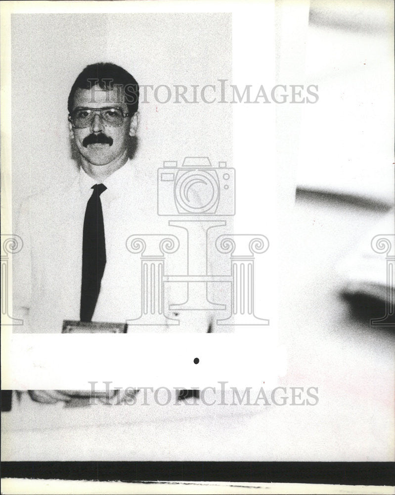 1985 Press Photo Eric Berg Olsen Lincolnwool Policeman Heart Donator - Historic Images