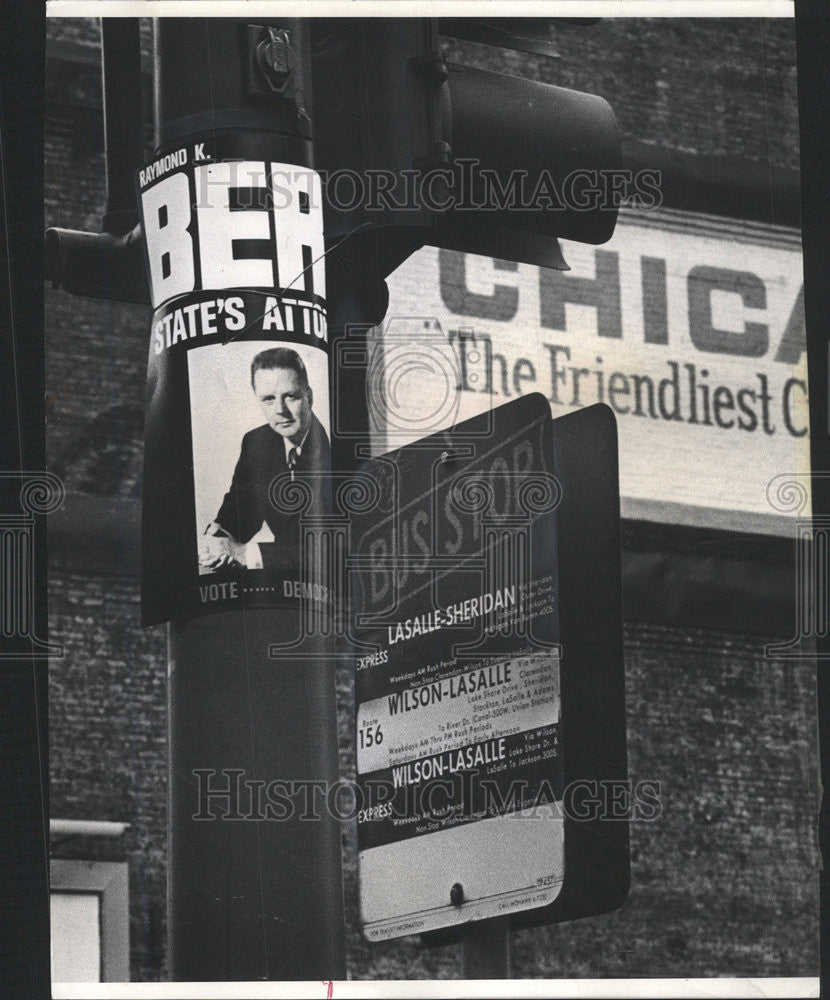 1972 Press Photo A Berg Porter Ged to a light pole at La Salle and Lake streets. - Historic Images