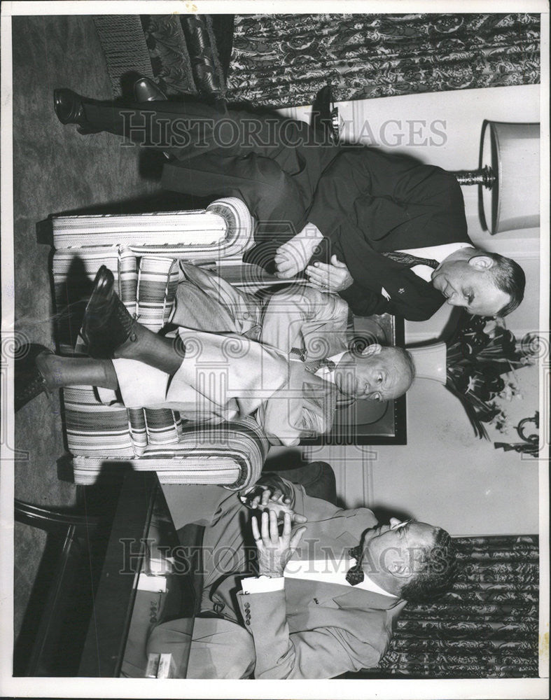 1952 Press Photo Gen Eisenhower Sen. Frank Carlson Senator C. Wayland Brooks - Historic Images