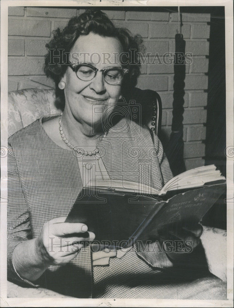 1963 Press Photo Teacher Mrs Fredrika Guernsey Akerly Named Illinois Mother - Historic Images