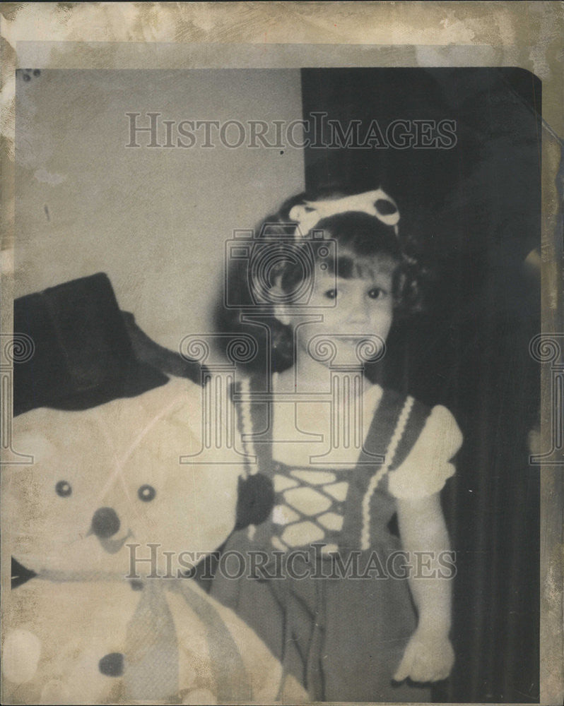 1975 Press Photo Jenifer Lynn Attak Look Alike Shirley Temple - Historic Images