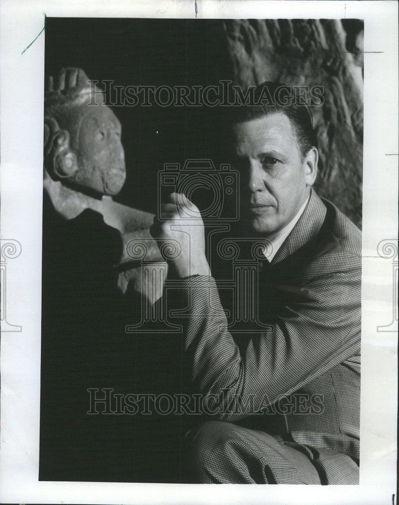 1975 Press Photo David Attenborough TV Host Broadcaster - Historic Images