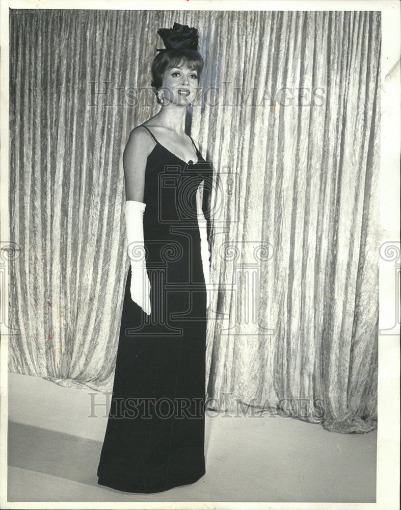 1964 Press Photo Hattie Carnegie Gold Coast Award Winner - Historic Images