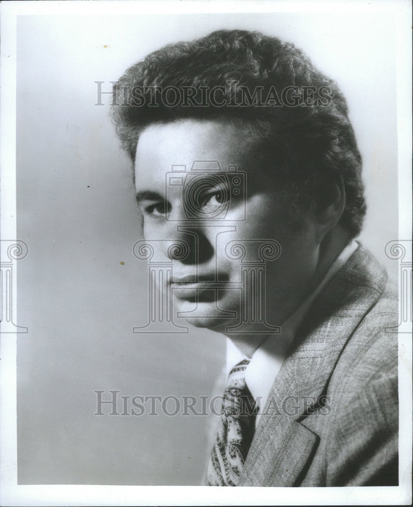 1977 Press Photo Barry L. Axelrod Asst. Vice President of Banco Mortga ...