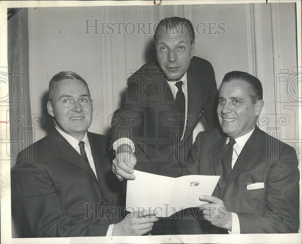 1963 Press Photo Robert W Galvin Motorola President - Historic Images