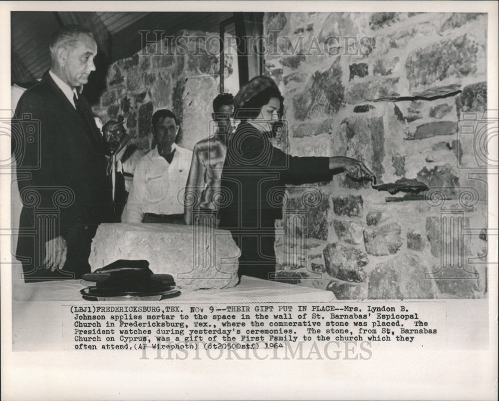 1964 Press Photo Lyndon Johnson Barnabas Espicopal Church  Federicksburg Cyprus - Historic Images