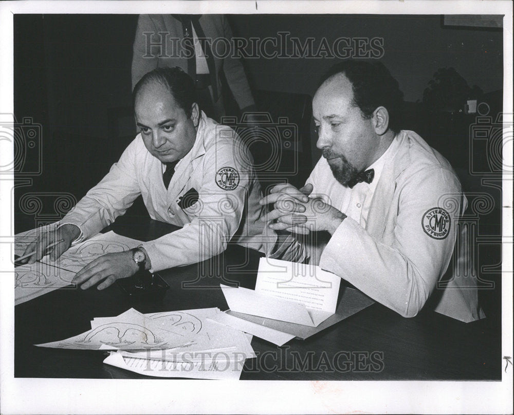 1969 Press Photo Farouk Idriss Milton Paul Surgery Lung Aorta - Historic Images