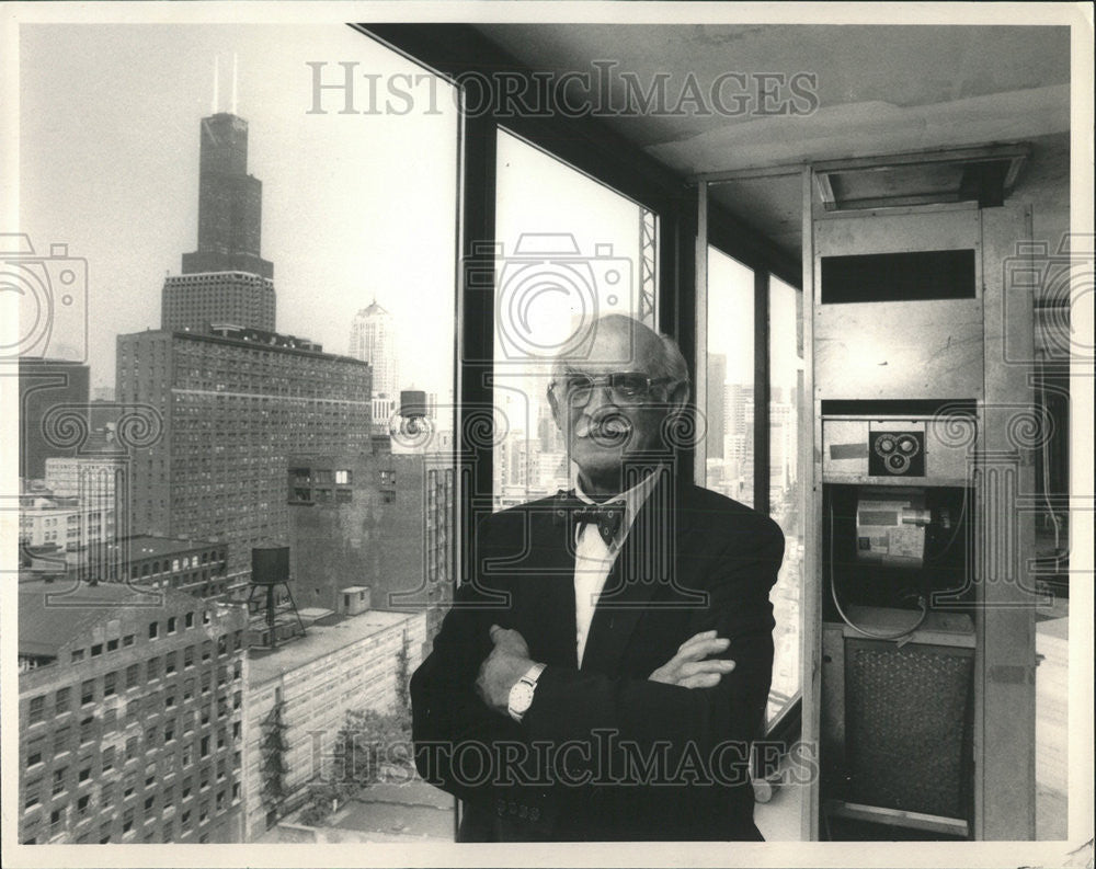 1984 Press Photo Theodore Gaines Lawyer Real estate developer Chicago - Historic Images