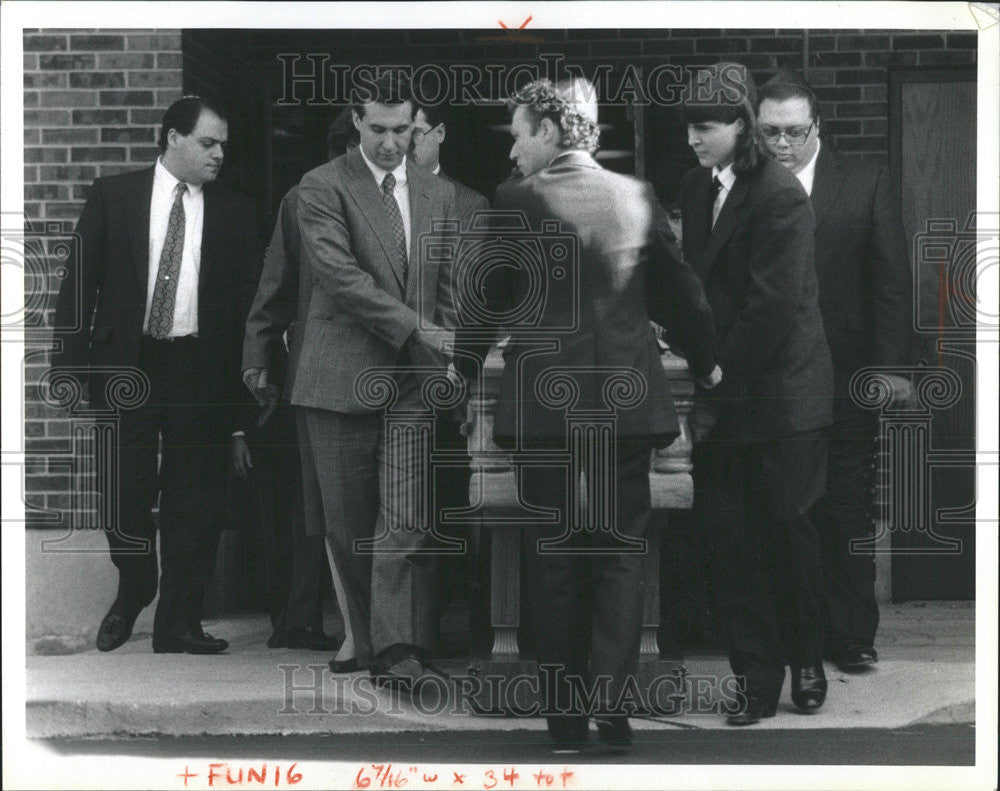 1990 Press Photo Sidney Greenspan Coffin Funeral - Historic Images