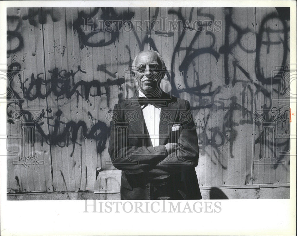 1983 Press Photo Jack Greenstein Robert Burns School principal. - Historic Images