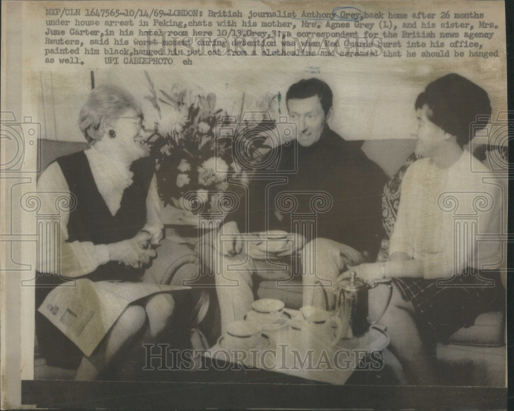 1969 Press Photo British journalist Anthony Grey Mrs Agnes Grey Mrs June Carter - Historic Images