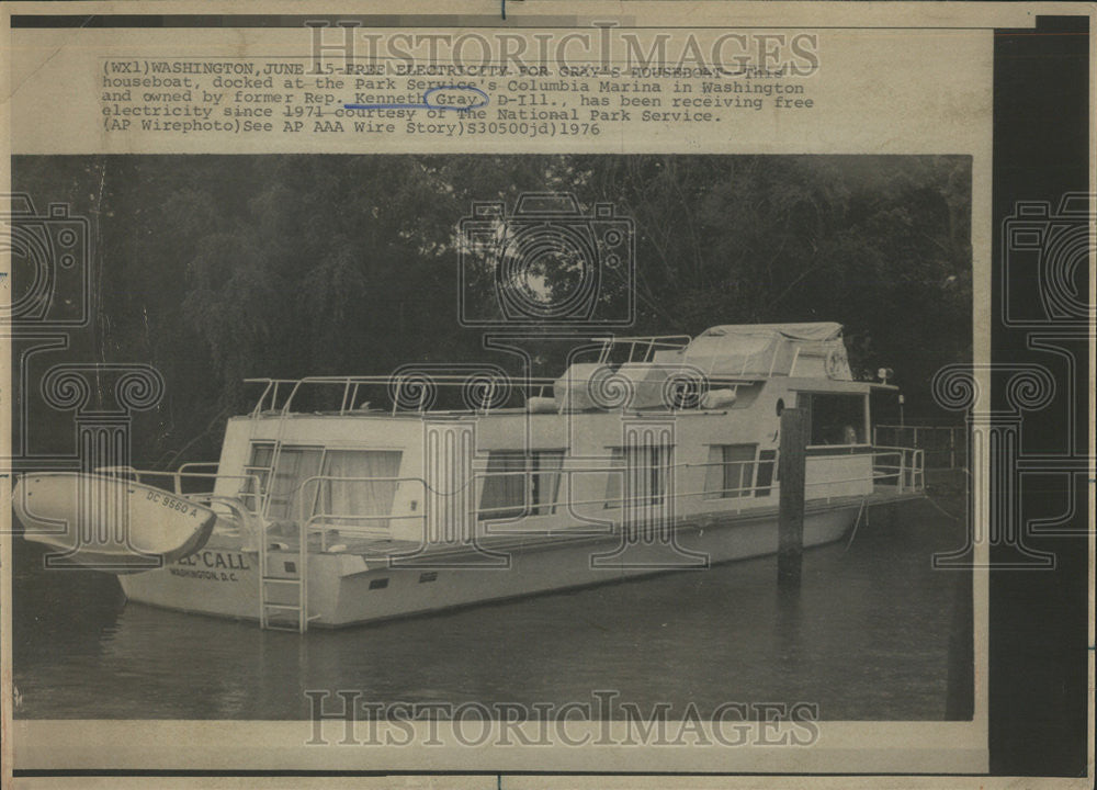 1976 Press Photo Houseboat Park Service Columbia Marina Washington Kenneth Gray - Historic Images