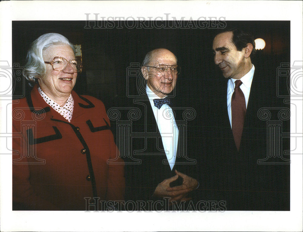 1992 Press Photo Hannah Gray American Historian Emerita Professor Chicago - Historic Images