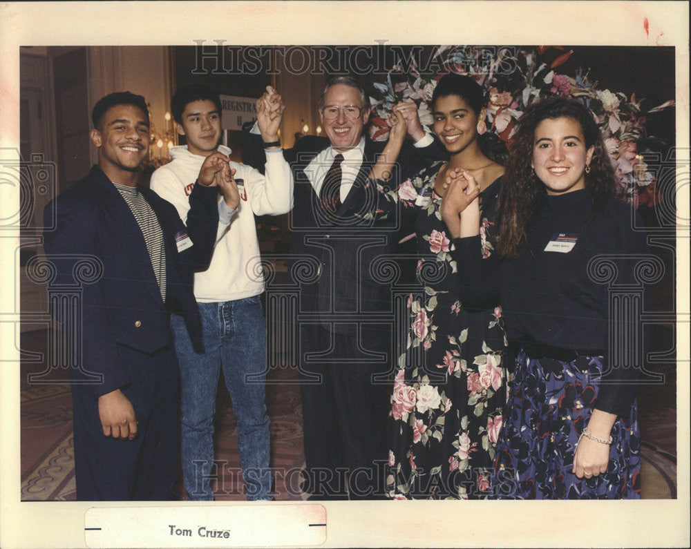 1989 Press Photo Stanley Ikenberry Illinois University President student Chicago - Historic Images